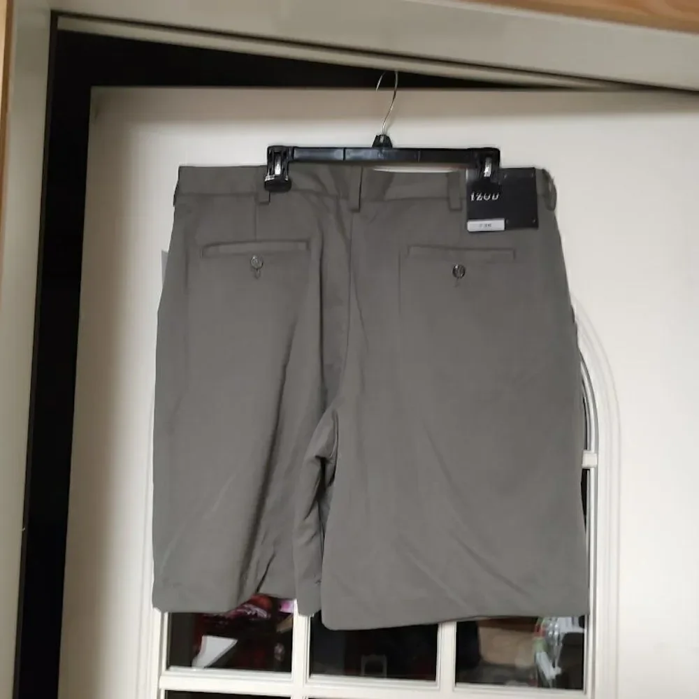 New Izod Golf Green Shorts Size Men's 38